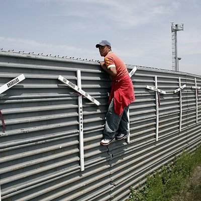 Illegal immigration logo