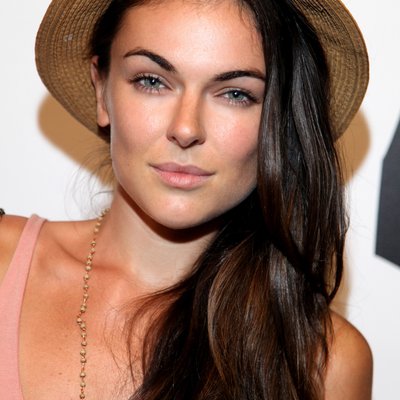 Serinda Swan logo