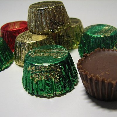 Peanut butter cup logo