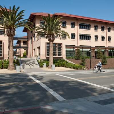 Stanford Graduate School of Business logo