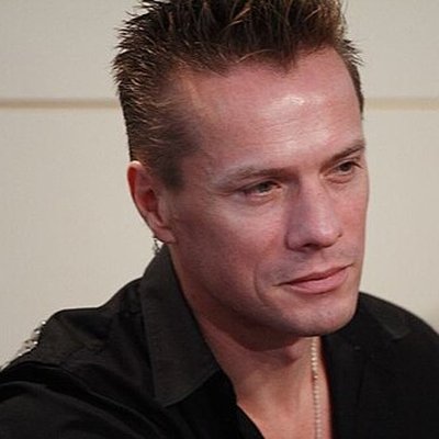 Larry Mullen, Jr.