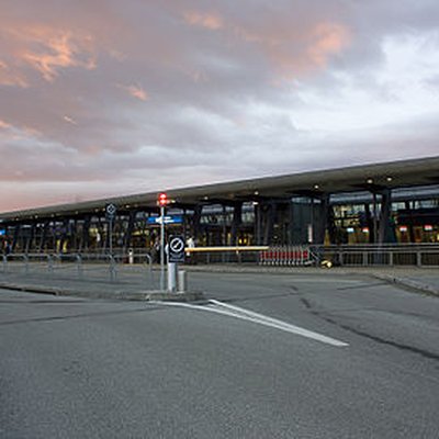 Trondheim Airport, Værnes
