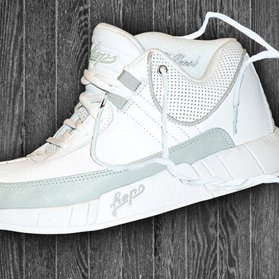 Basketball Shoes logo