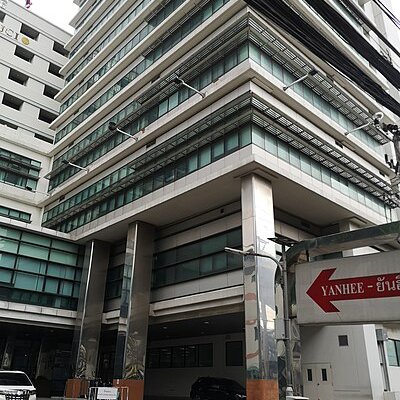 Yanhee Hospital