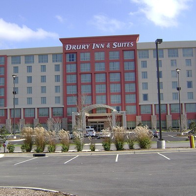 Drury Hotels logo
