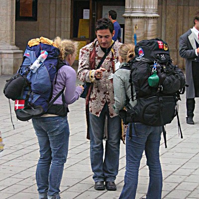 Backpacking (travel)