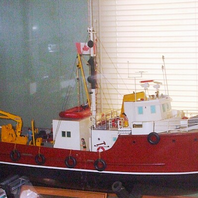 Scale model logo
